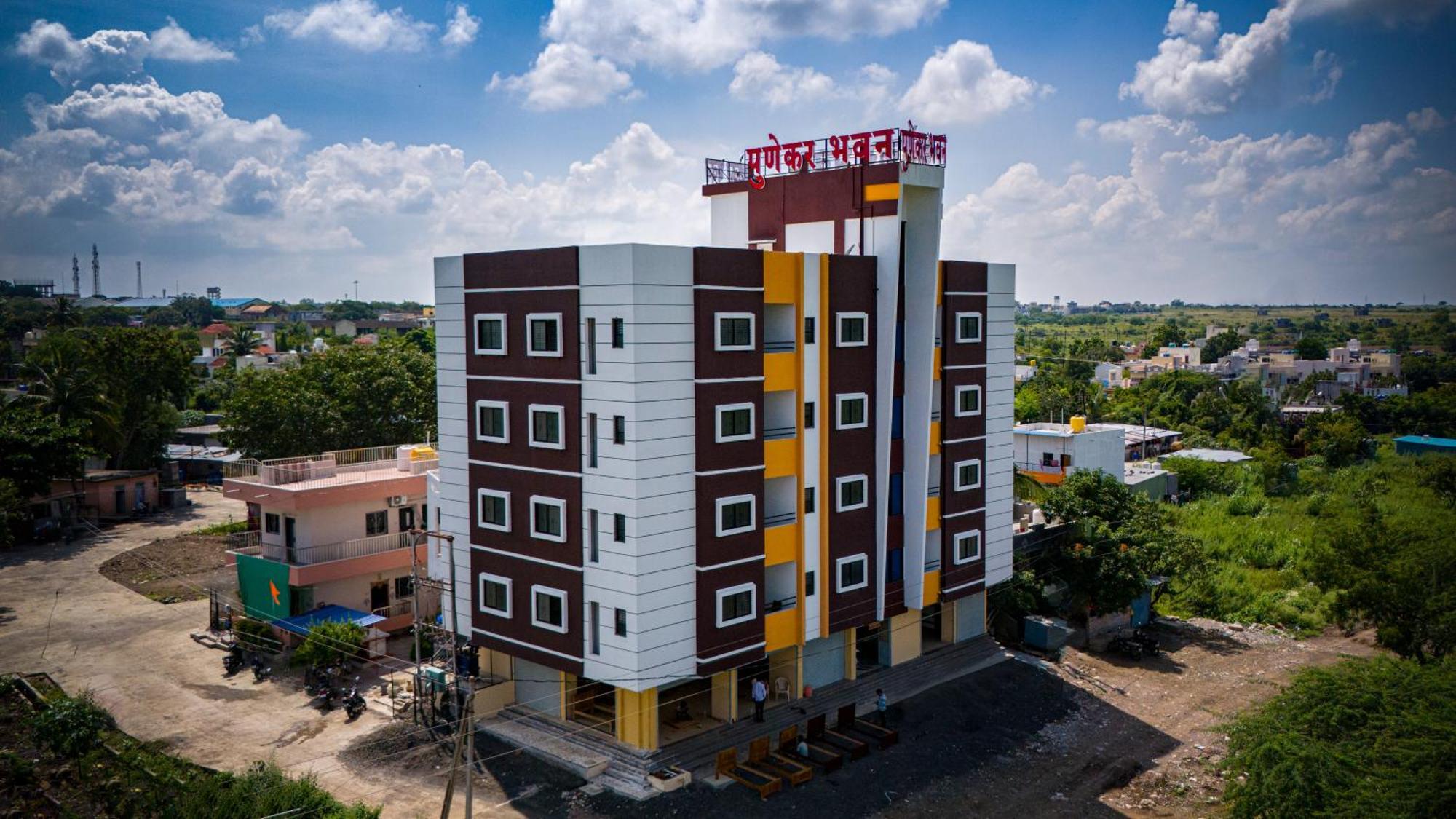 Punekar Bhavan Akalkot Exterior foto